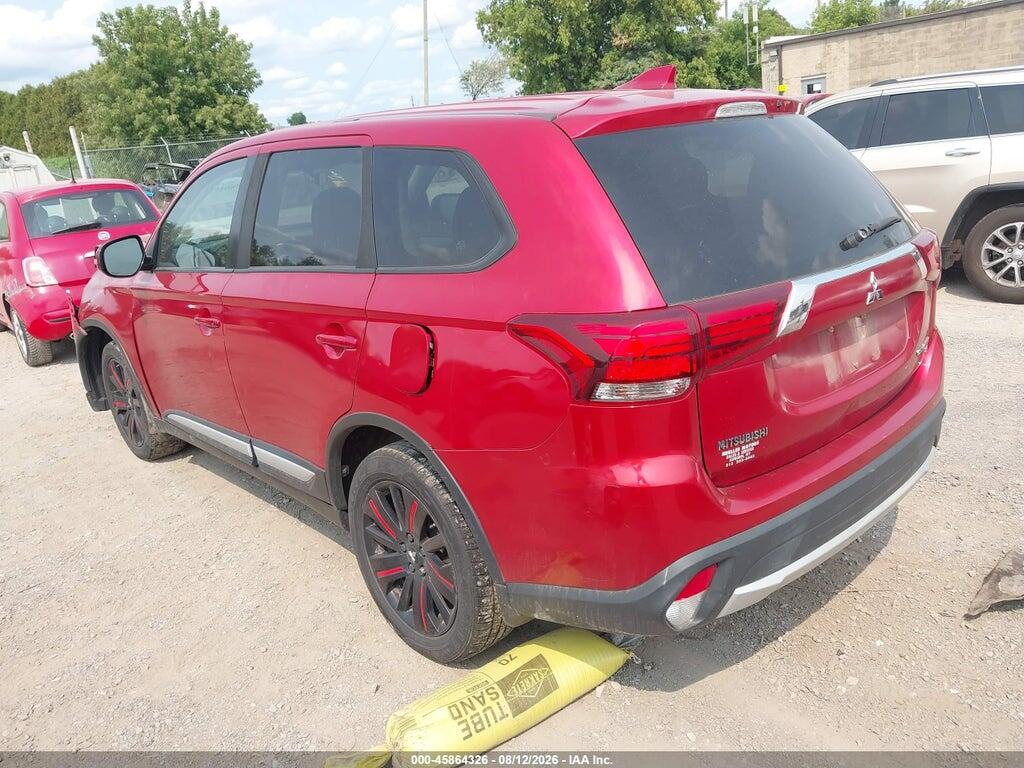 JA4AZ3A33JZ067865 2018 MITSUBISHI OUTLANDER photo no. 3