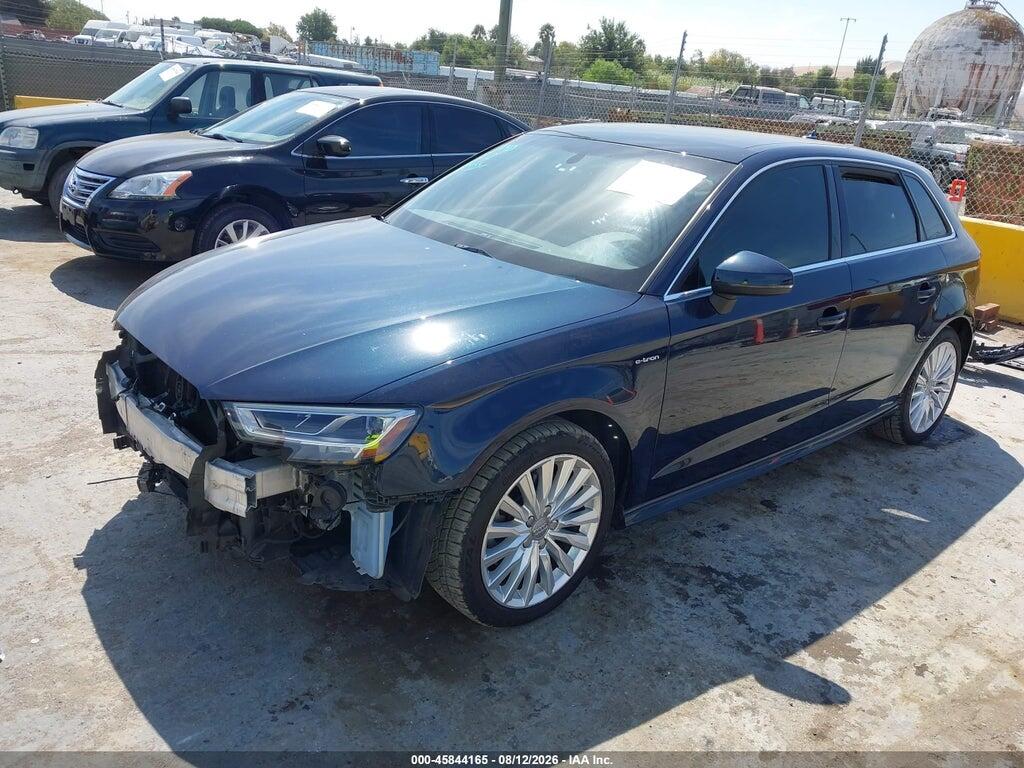 WAUTPBFF0JA078450 2018 AUDI A3 E-TRON photo no. 2