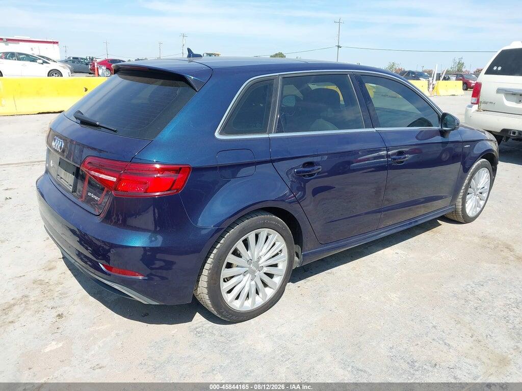 WAUTPBFF0JA078450 2018 AUDI A3 E-TRON photo no. 4