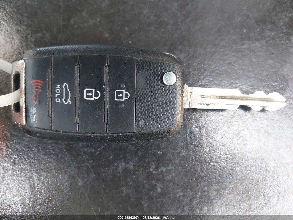 3KPFK4A78JE258301 2018 KIA FORTE photo no. 11