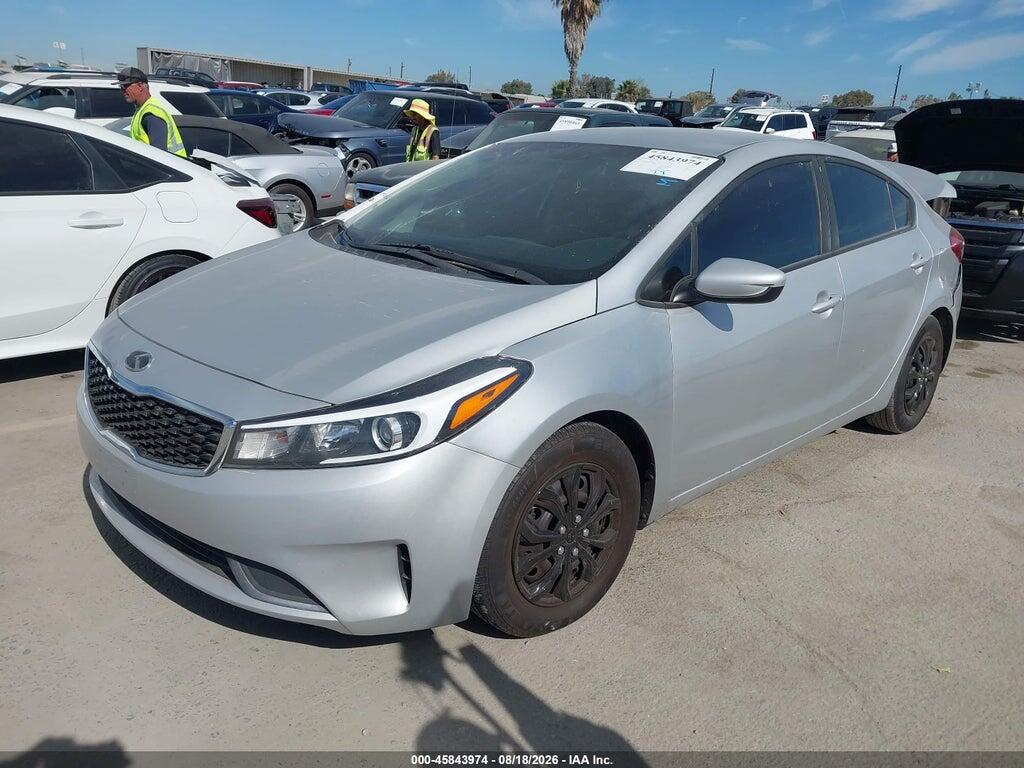 3KPFK4A78JE258301 2018 KIA FORTE photo no. 2