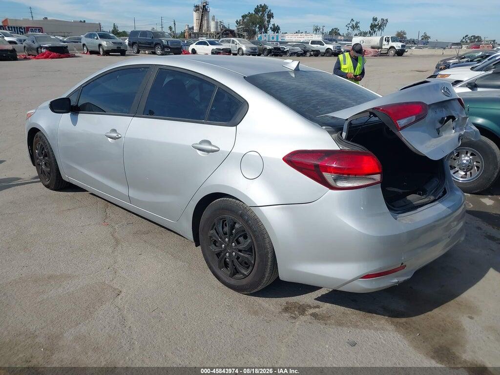 3KPFK4A78JE258301 2018 KIA FORTE photo no. 3