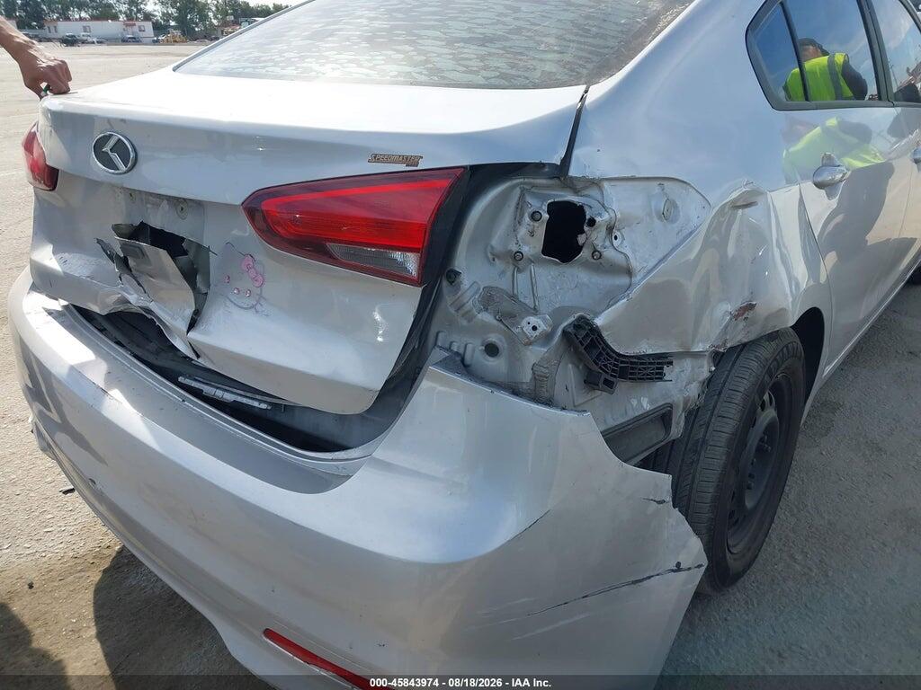 3KPFK4A78JE258301 2018 KIA FORTE photo no. 6