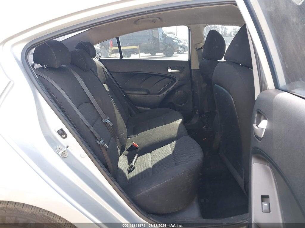 3KPFK4A78JE258301 2018 KIA FORTE photo no. 8