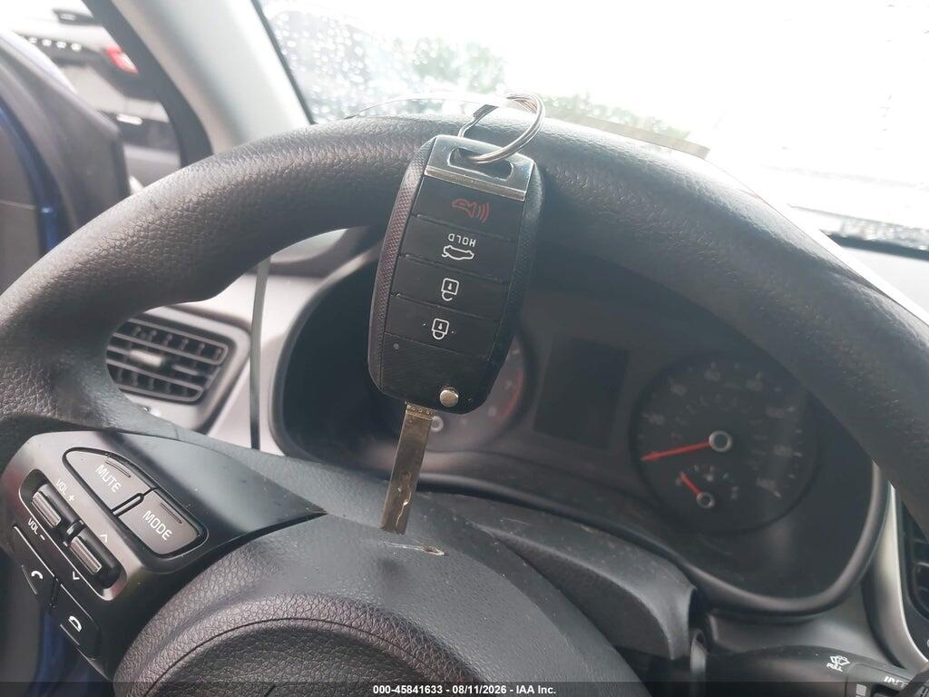 3KPA24AB1JE141867 2018 KIA RIO photo no. 11