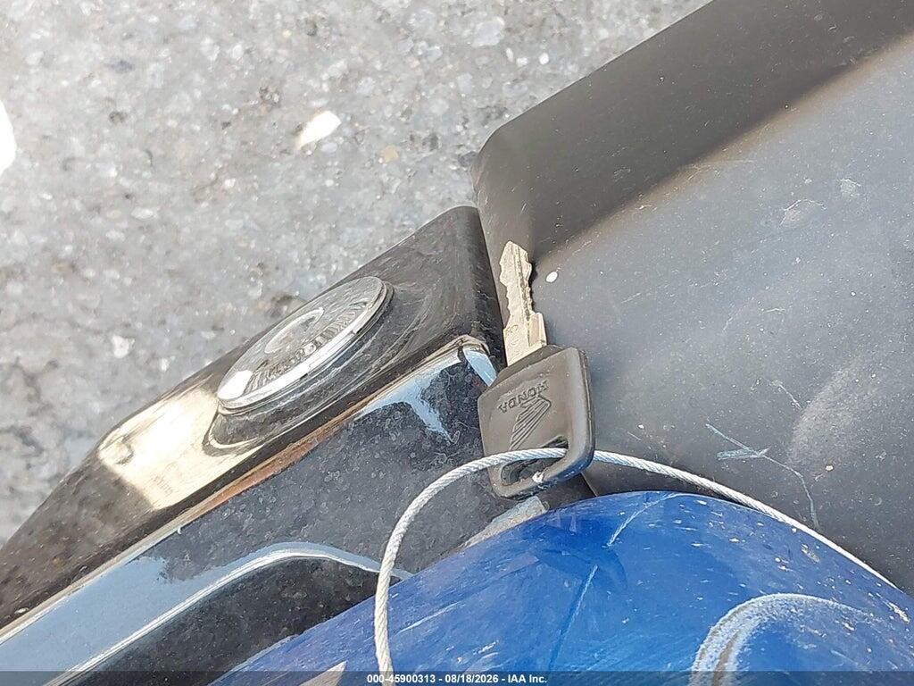 JH2RC5003NK700402 2022 HONDA VT750 photo no. 11