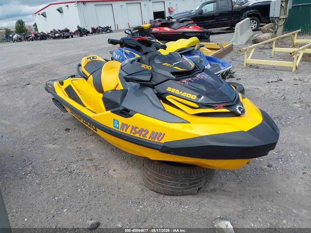 00000YDVB4482F222 2022 SEADOO RXT-X 300 photo no. 1