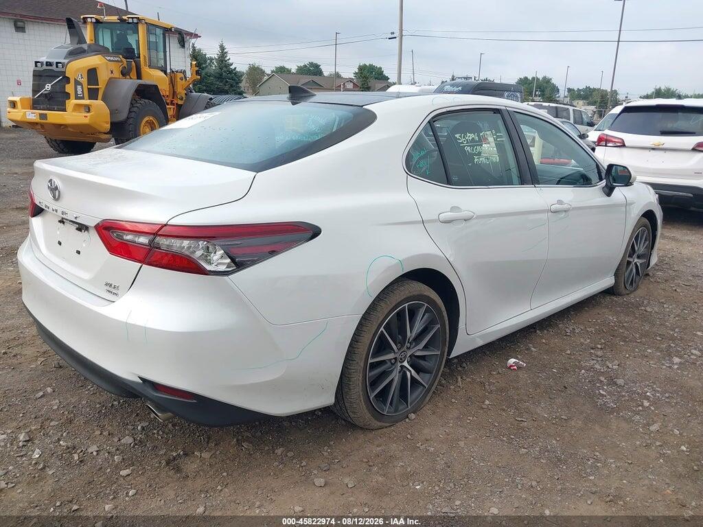4T1F11BK6NU066561 2022 TOYOTA CAMRY photo no. 4