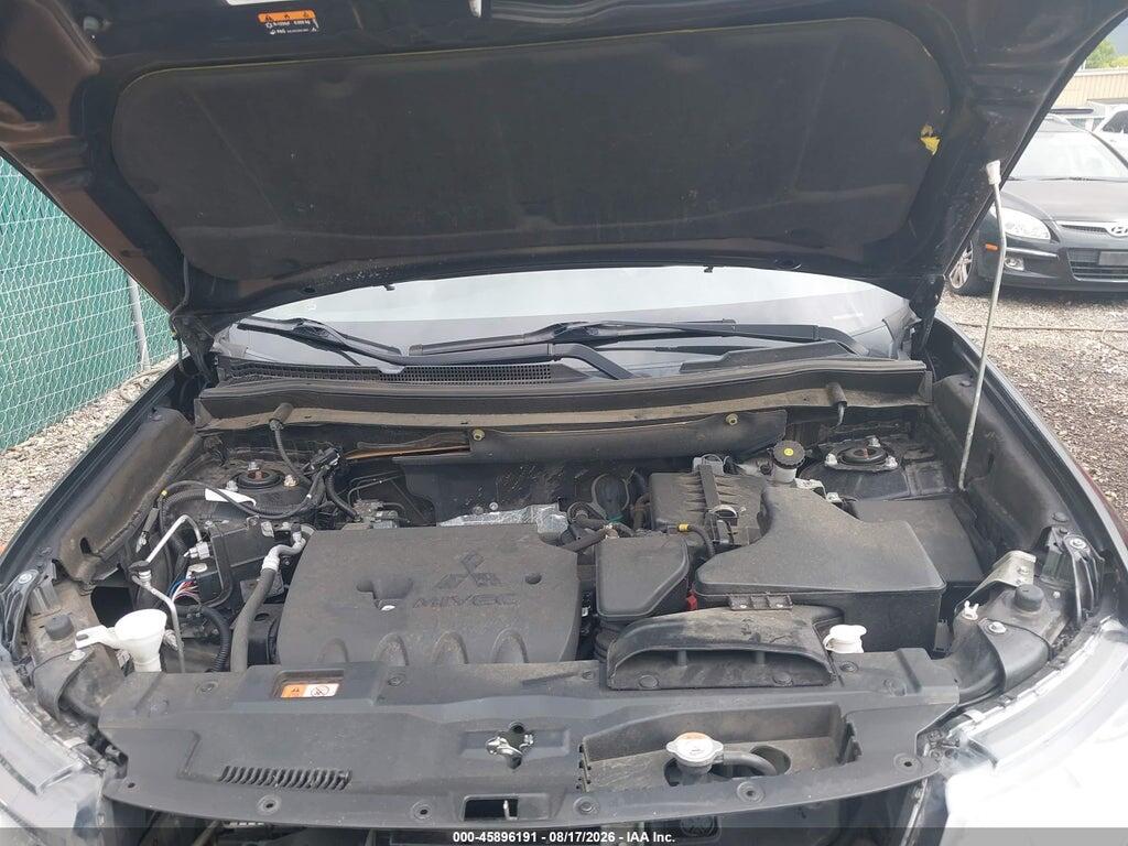 JA4AZ3A33LZ040720 2020 MITSUBISHI OUTLANDER photo no. 10