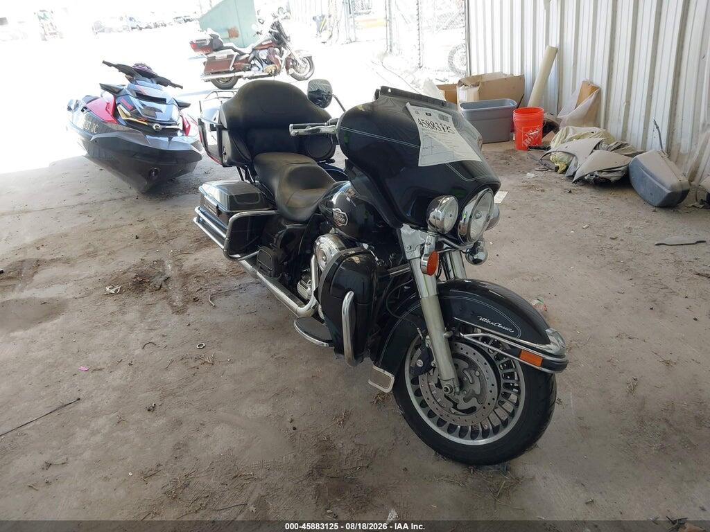 2013 HARLEY-DAVIDSON FLHTCU 1HD1FCM12DB645488