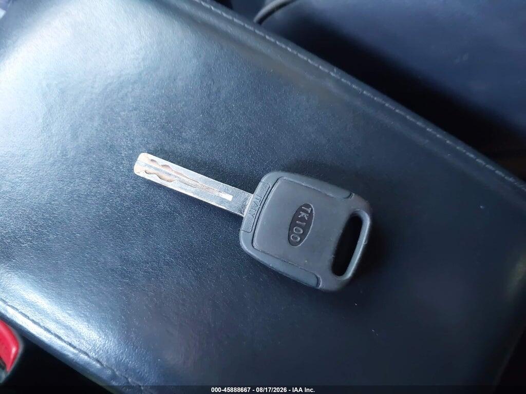 JTHBD192320039772 2002 LEXUS IS 300 photo no. 11