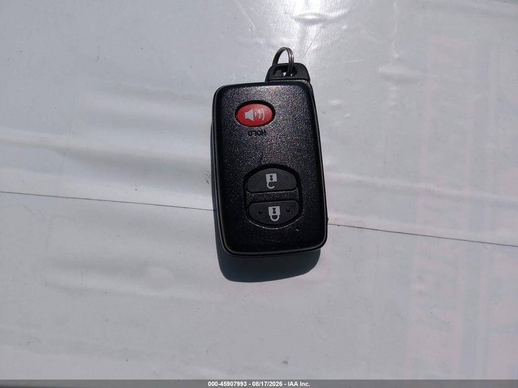 JTDZN3EU1C3105185 2012 TOYOTA PRIUS V photo no. 11