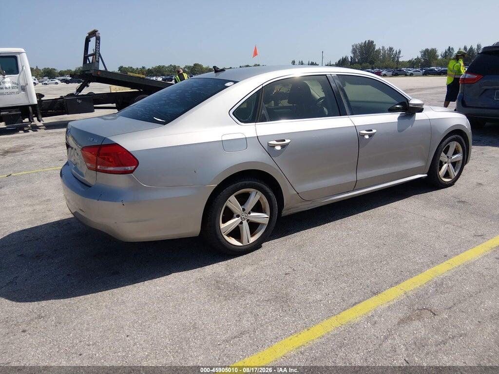 1VWBN7A3XCC013110 2012 VOLKSWAGEN PASSAT photo no. 4