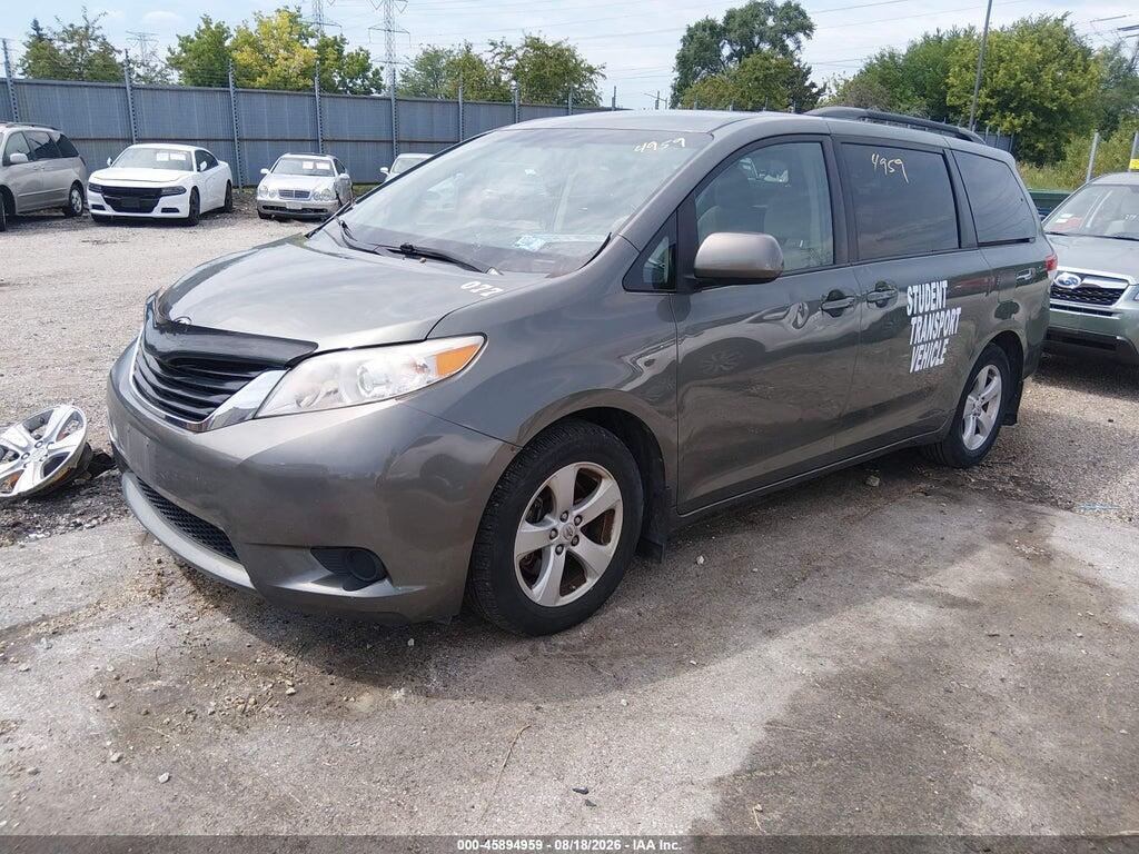 5TDKK3DC8CS207035 2012 TOYOTA SIENNA photo no. 2