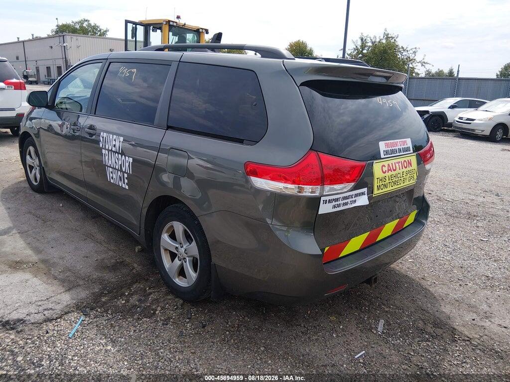5TDKK3DC8CS207035 2012 TOYOTA SIENNA photo no. 3