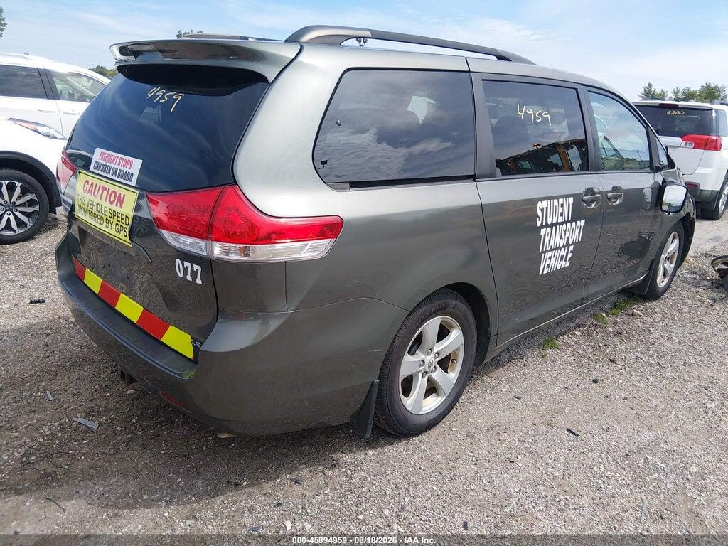 5TDKK3DC8CS207035 2012 TOYOTA SIENNA photo no. 4
