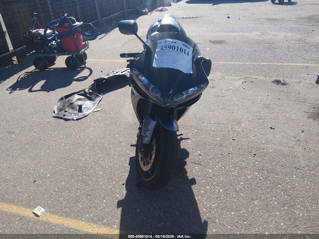 JYARN13E64A000845 2004 YAMAHA YZFR1 photo no. 5