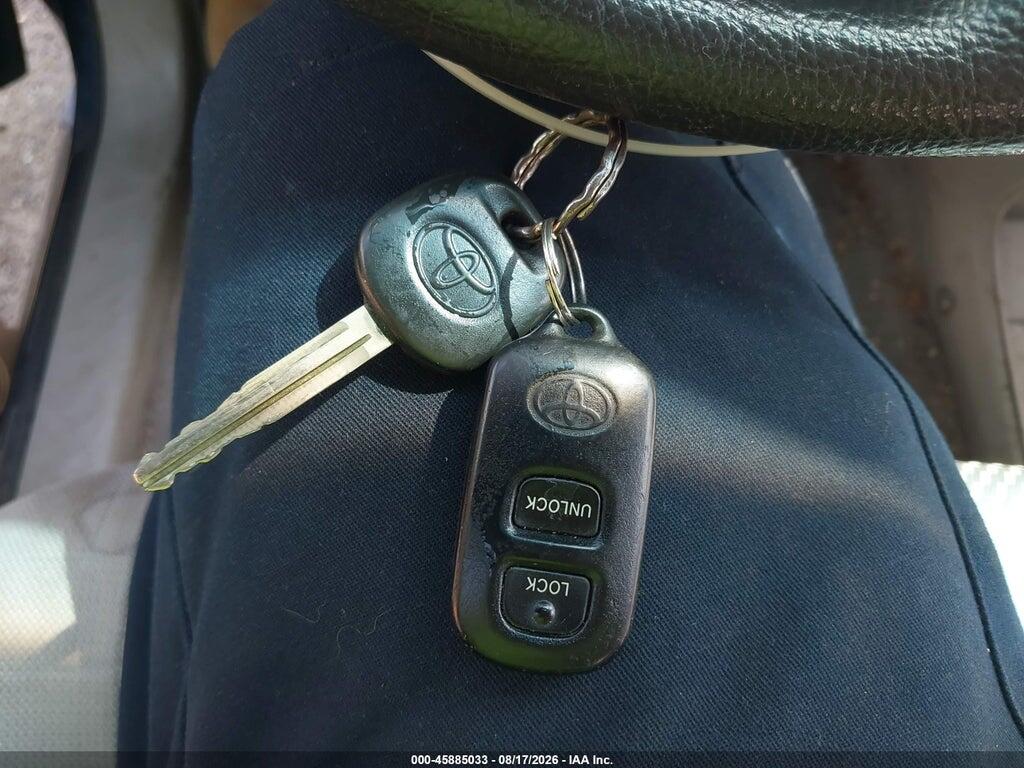 JTEDP21A740032865 2004 TOYOTA HIGHLANDER photo no. 11