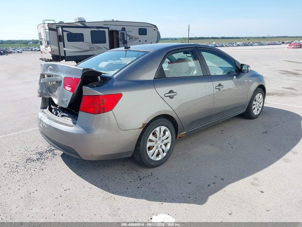 KNAFU4A2XA5860169 2010 KIA FORTE photo no. 4