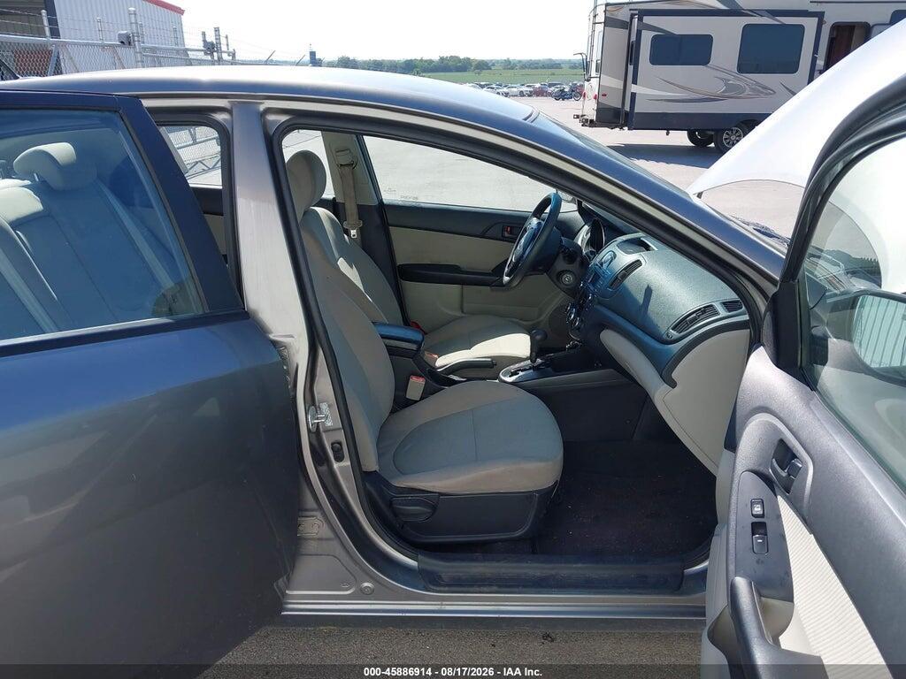 KNAFU4A2XA5860169 2010 KIA FORTE photo no. 5
