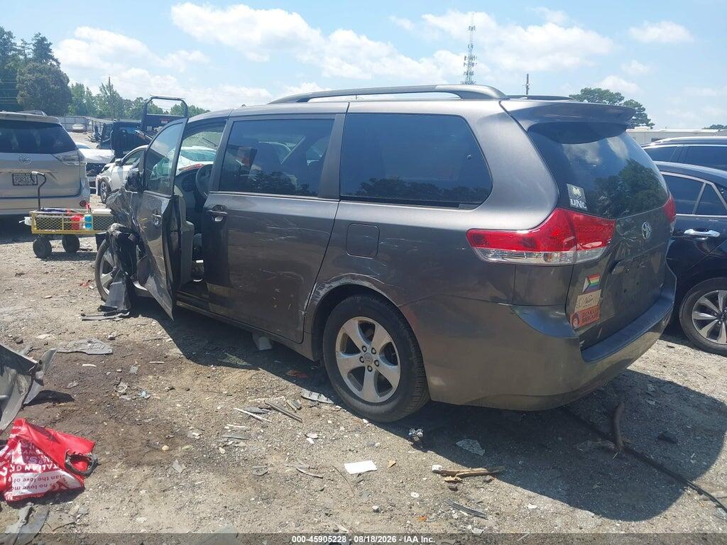 5TDKK3DC8BS143450 2011 TOYOTA SIENNA photo no. 3