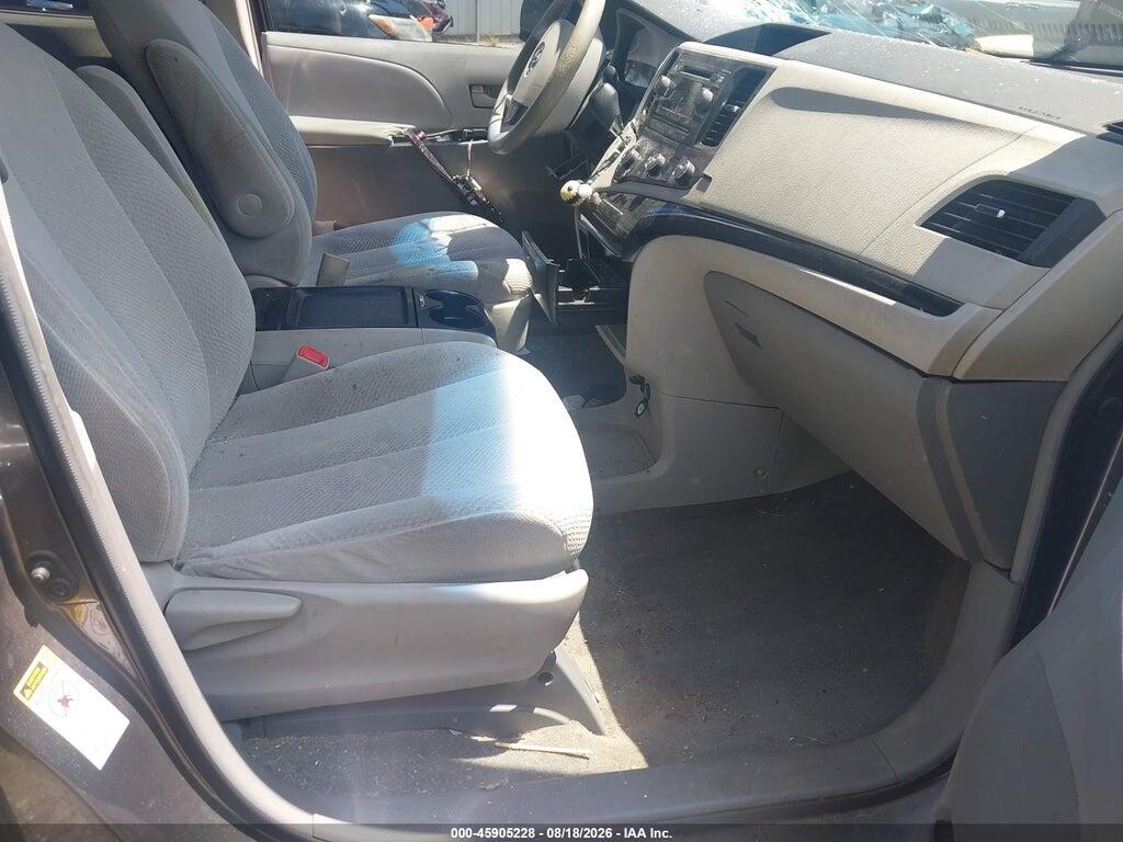 5TDKK3DC8BS143450 2011 TOYOTA SIENNA photo no. 5