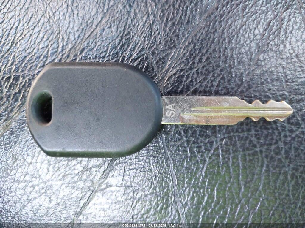 2MEFM75W34X623235 2004 MERCURY GRAND MARQUIS photo no. 11