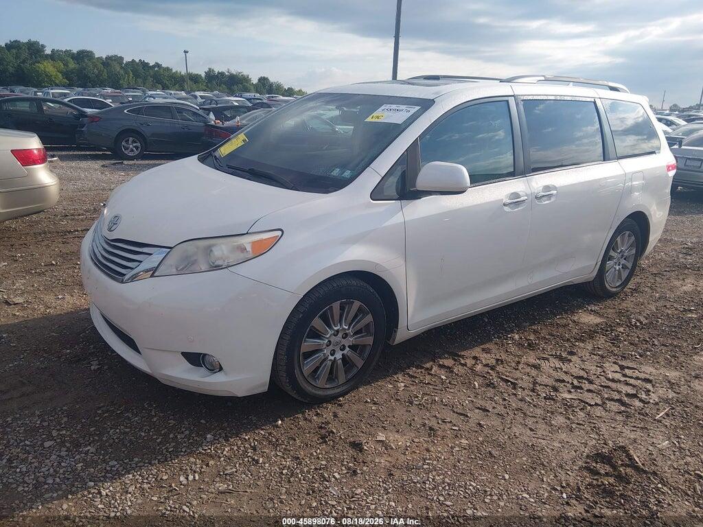 5TDDK3DC8BS023947 2011 TOYOTA SIENNA photo no. 2