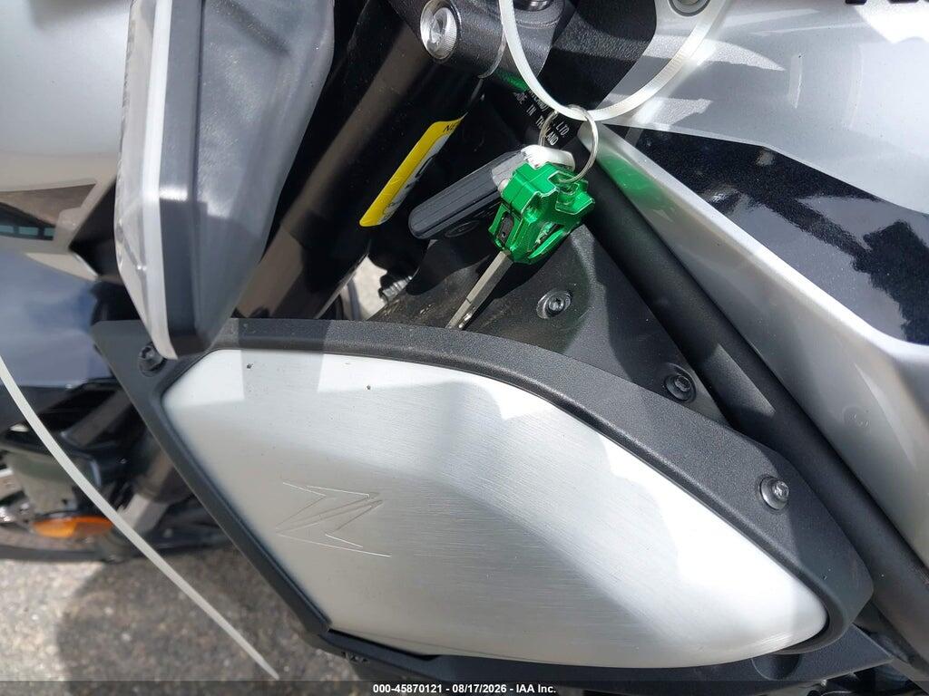 ML5ZRDS16SDA01981 2025 KAWASAKI ZR900 photo no. 11