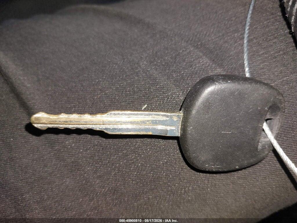 JTKDE167050038759 2005 SCION TC photo no. 11