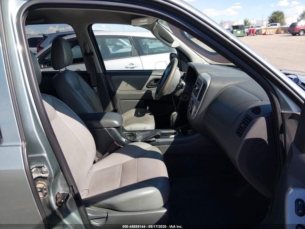 1FMYU93195KC80332 2005 FORD ESCAPE photo no. 5