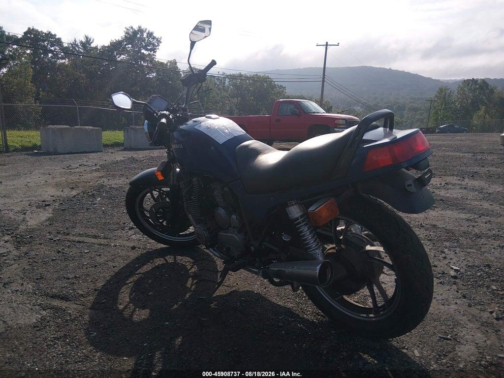 JYA5G2003CA103887 1982 YAMAHA XJ750 photo no. 3