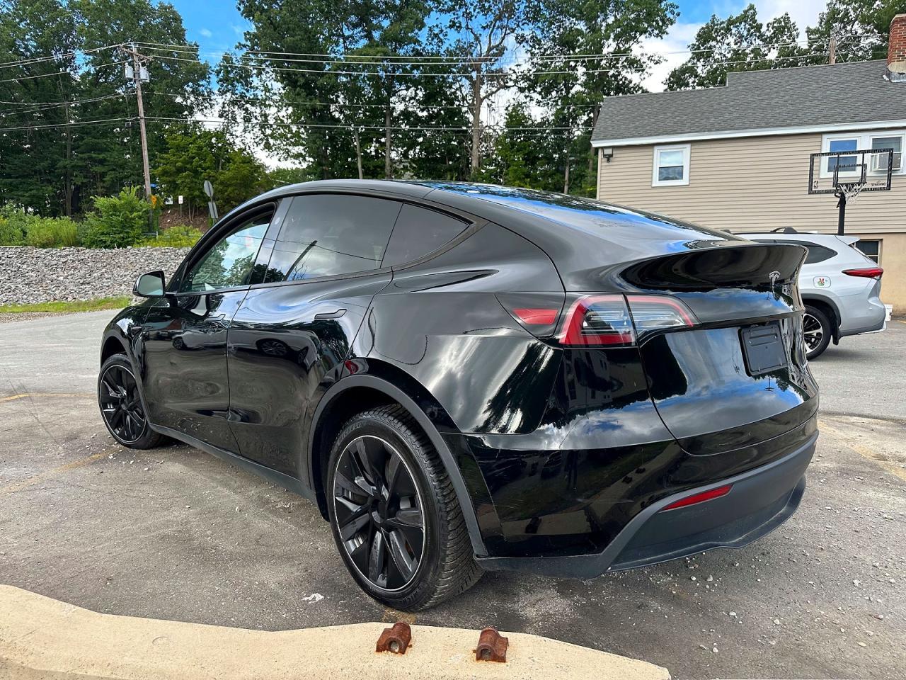 2024 TESLA MODEL Y — Фото 2 из 11