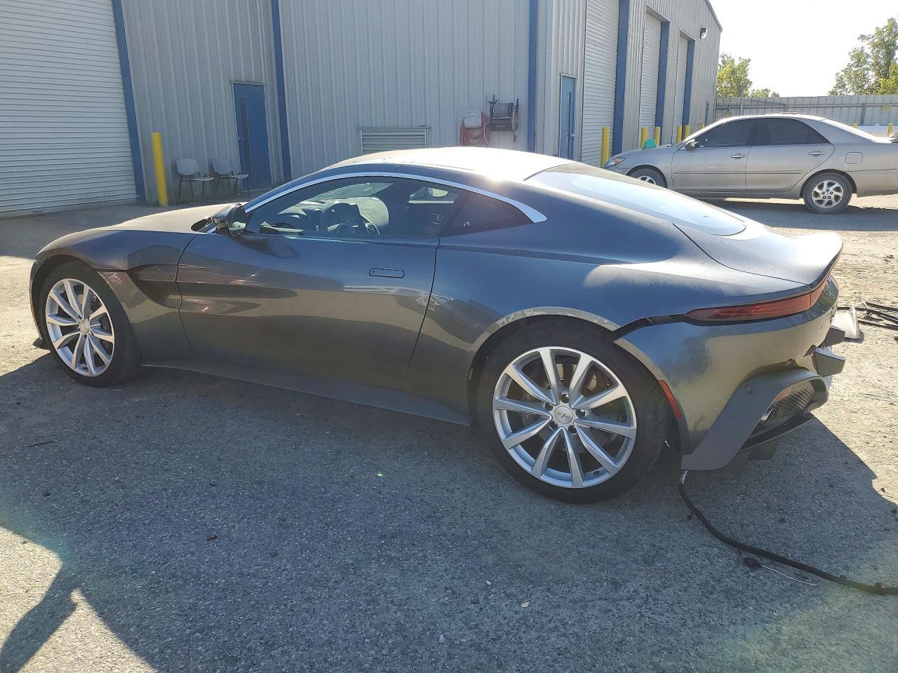 2020 ASTON MARTIN VANTAGE — Фото 2 из 13