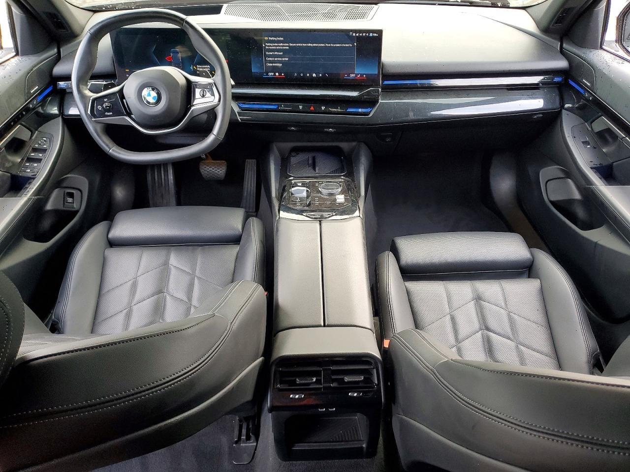 2024 BMW 530 XI — Фото 8 из 12