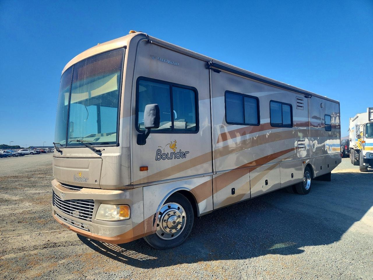 2008 FLEETWOOD BOUNDER RV — Фото 2 из 10