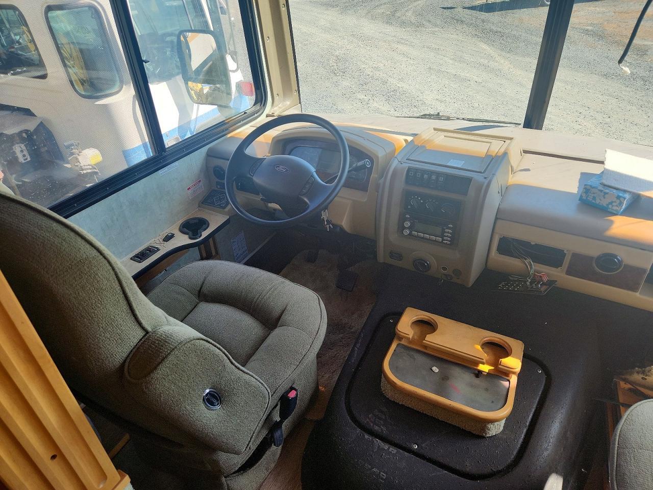 2008 FLEETWOOD BOUNDER RV — Фото 5 из 10