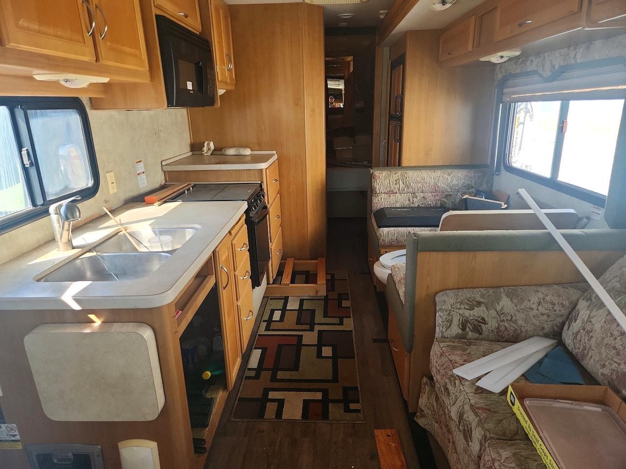 2008 FLEETWOOD BOUNDER RV — Фото 6 из 10