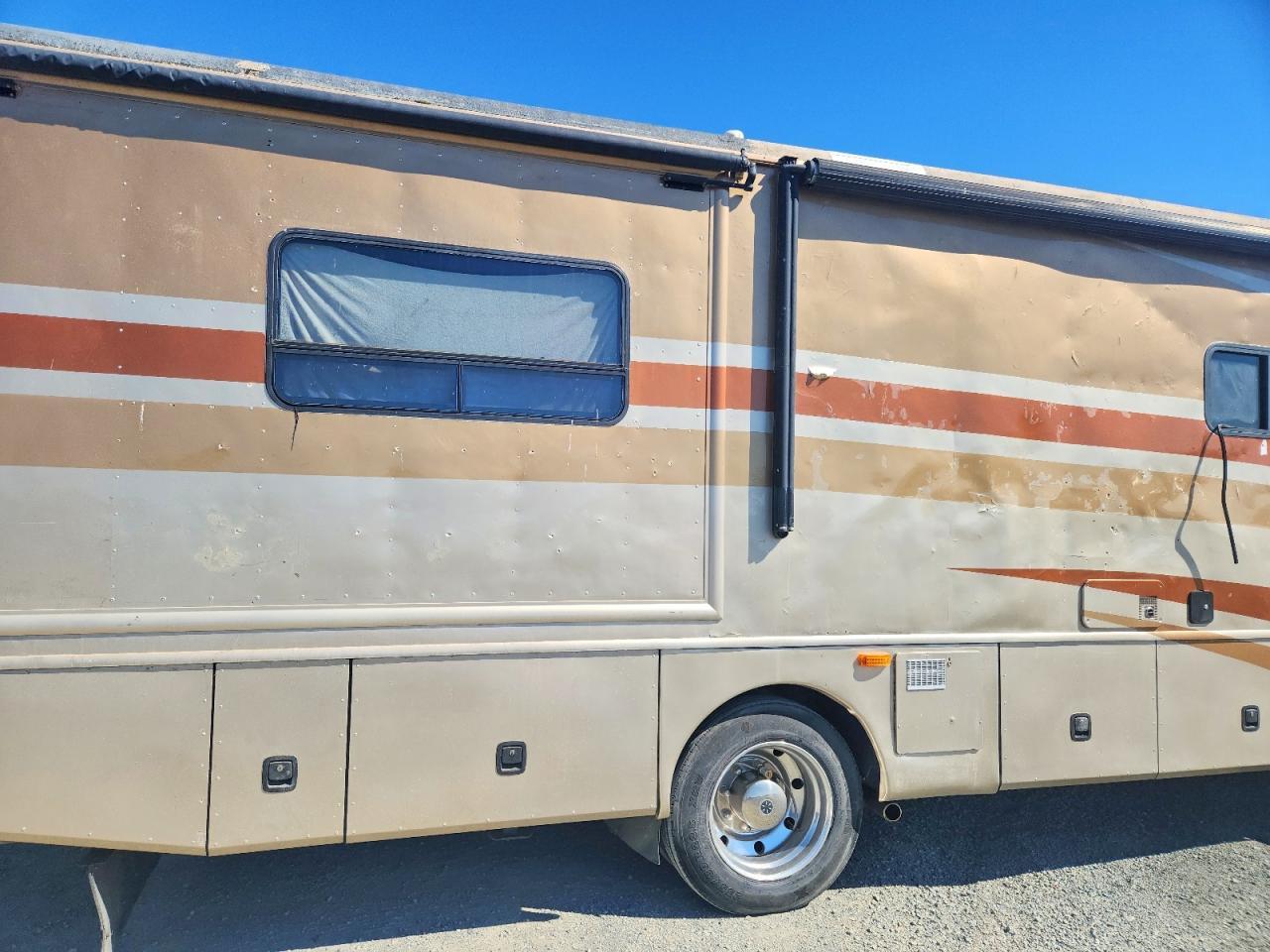 2008 FLEETWOOD BOUNDER RV — Фото 9 из 10
