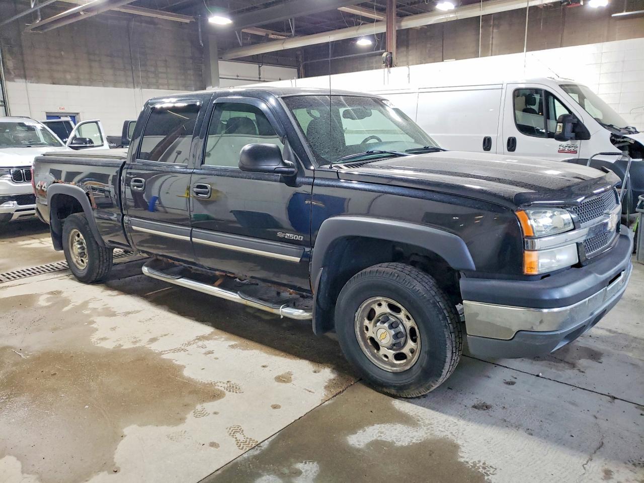 2004 CHEVROLET SILVERADO K2500 — Фото 4 из 12