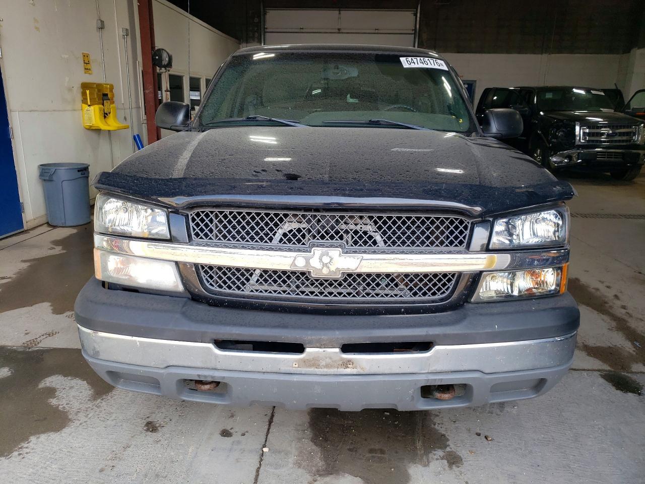 2004 CHEVROLET SILVERADO K2500 — Фото 5 из 12