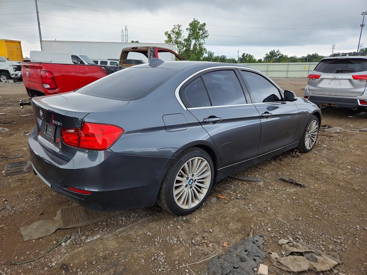 2012 BMW 328 I — Фото 3 из 12