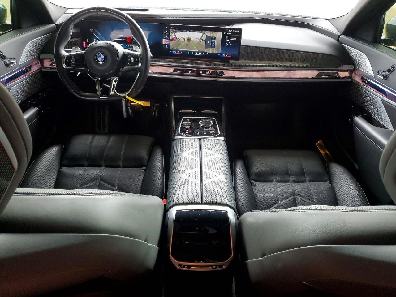 2024 BMW 760 XI — Фото 8 из 12