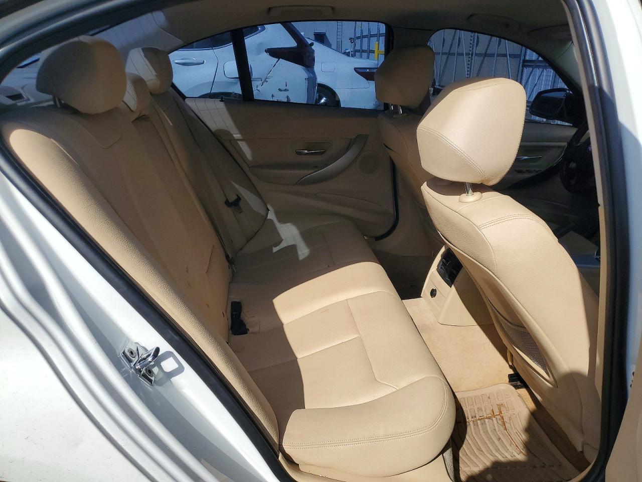 2012 BMW 328 I — Фото 10 из 12