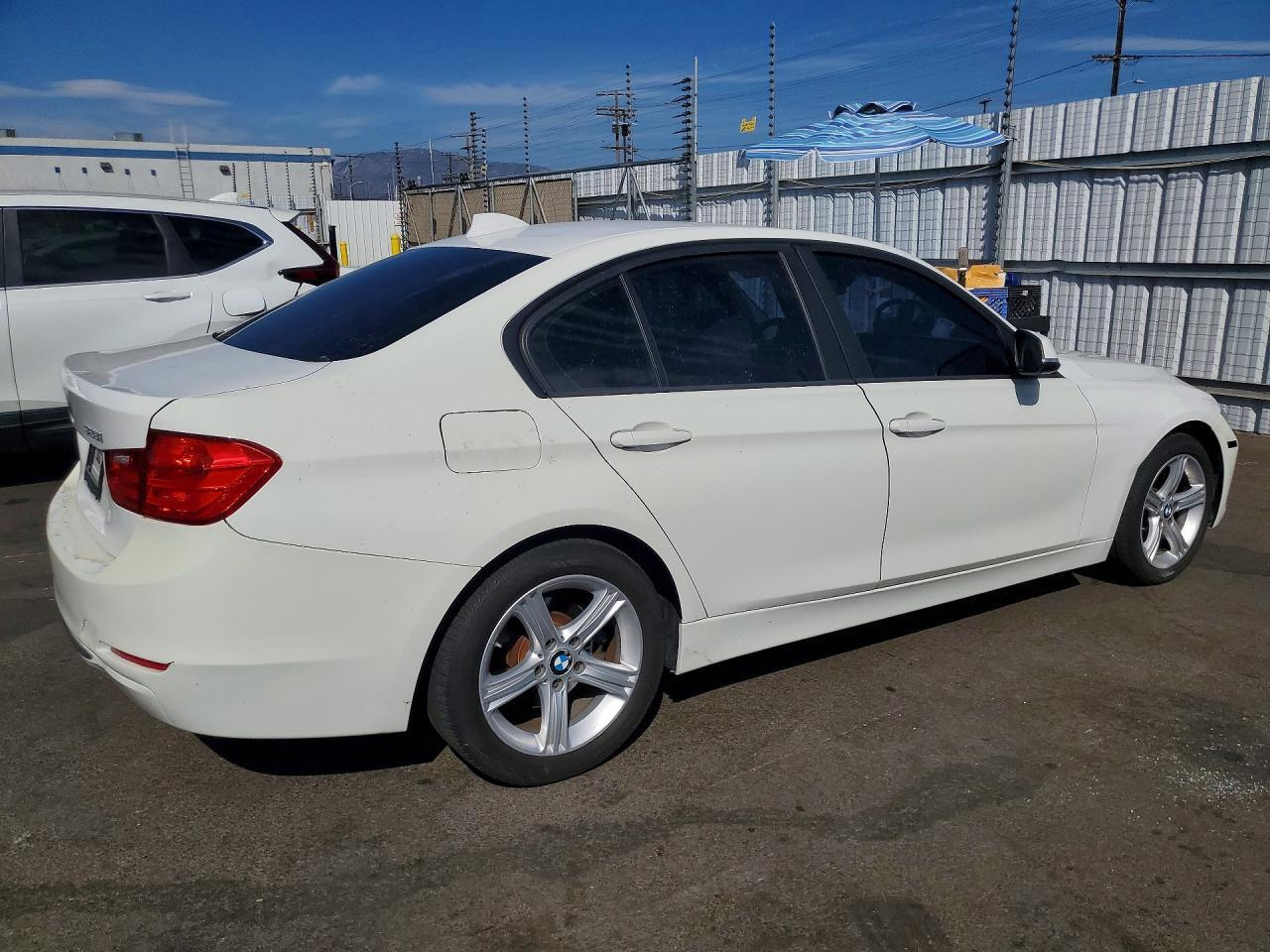 2012 BMW 328 I — Фото 3 из 12