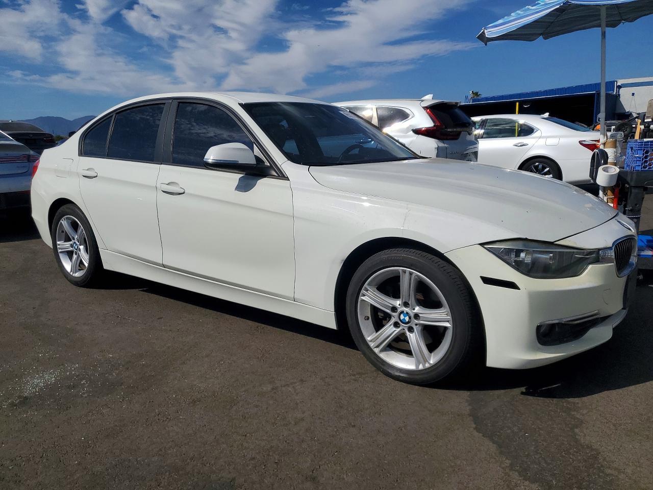 2012 BMW 328 I — Фото 4 из 12