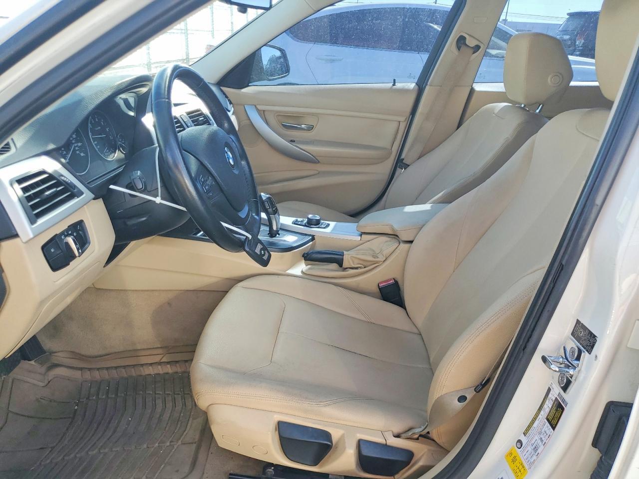 2012 BMW 328 I — Фото 7 из 12