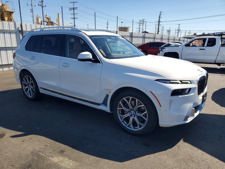 2024 BMW X7 XDRIVE40I — Фото 4 из 13