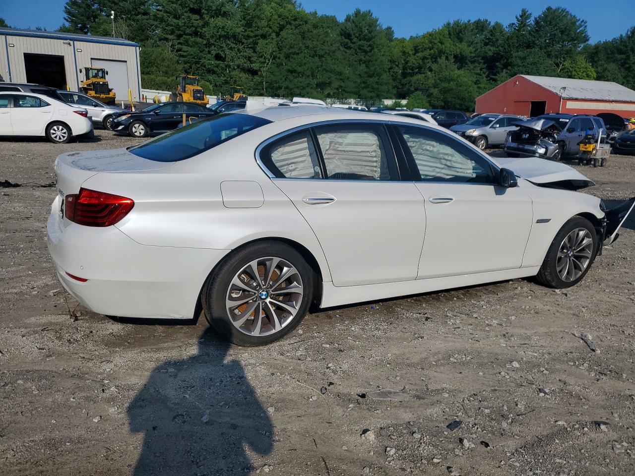 WBA5A7C57GG151676 2016 BMW 528 photo no. 3