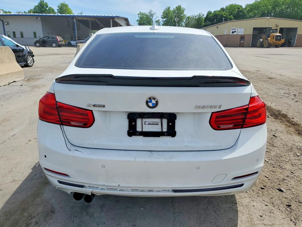 2016 BMW 328 XI SULEV — Фото 6 из 12